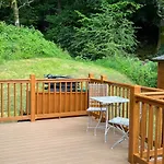 Holiday home 2 Bed Lodge-sleeps 4-stunning Views -pet Friendly Windermere