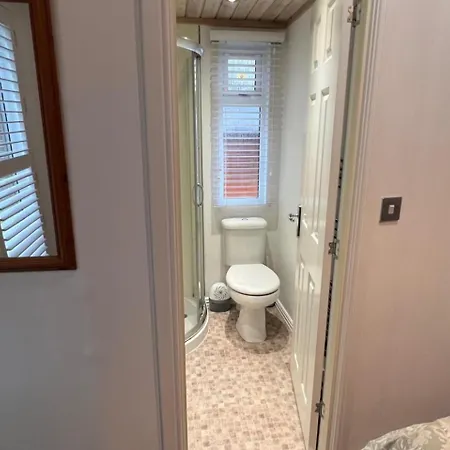 2 Bed Lodge-sleeps 4-stunning Views -pet Friendly Ferienhaus