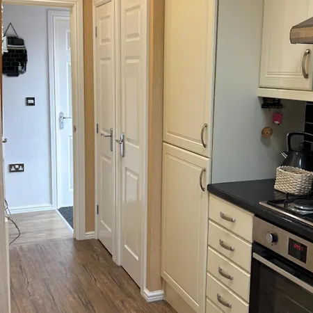 2br-lodge-sleeps4-valleyview-petfriendly Windermere