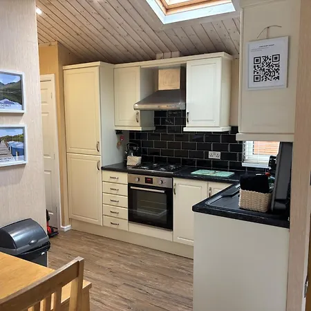 2 Bed Lodge-sleeps 4-stunning Views -pet Friendly *