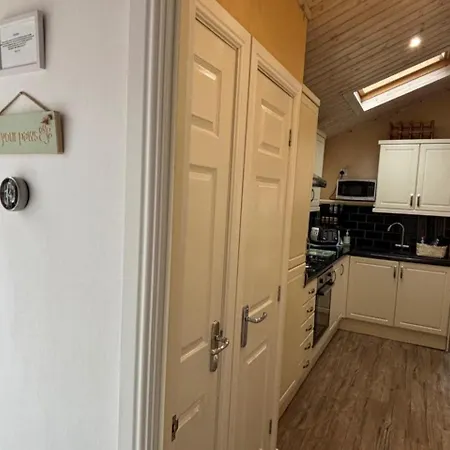 2 Bed Lodge-sleeps 4-stunning Views -pet Friendly 윈더미어