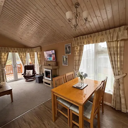 2 Bed Lodge-sleeps 4-stunning Views -pet Friendly Holiday home
